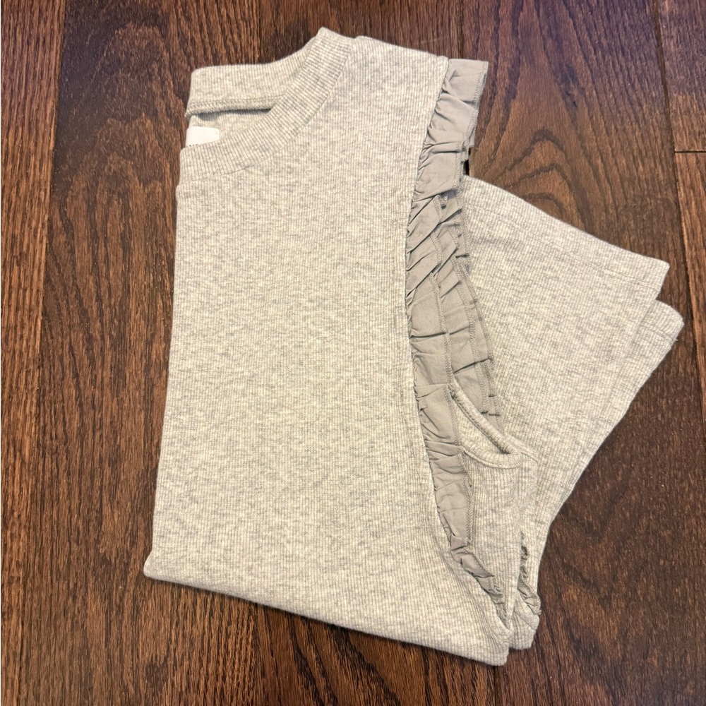 🌟Dear John Heather Gray Ruffle Trim Tank